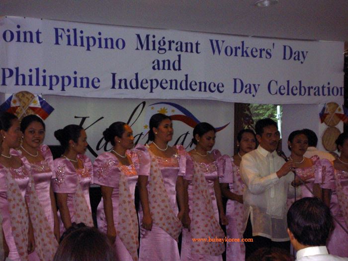 This choir sing a Filipino song ~