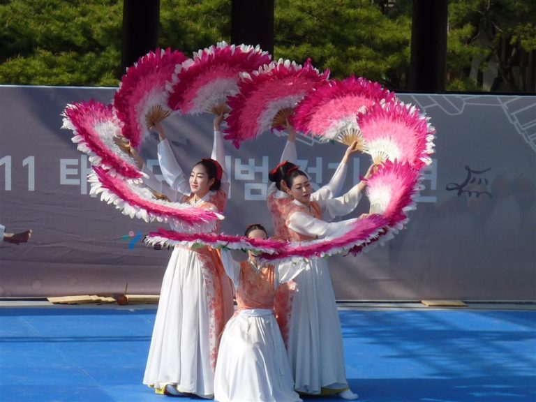 Korean Fan Dance Buhay Korea