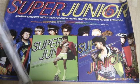 Super Junior 5th - Mr. Simple Siwon and Sung Min on the cover of Super Junior's 5th - Mr. Simple