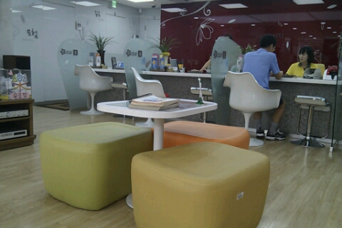 kb2 The cool interior of the Rockstar Zone