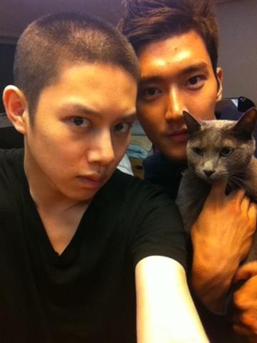 Kim Hee Chul tweets Heechul and Siwon