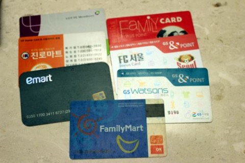Get more points and discount with these grocer and convenience store cards.